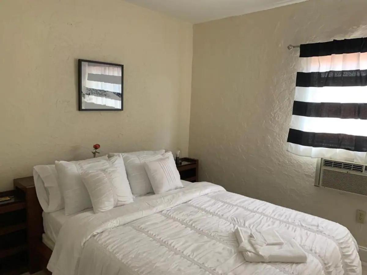 Cozy Private Room, Near The Airport - Free Parking - 02 Miami