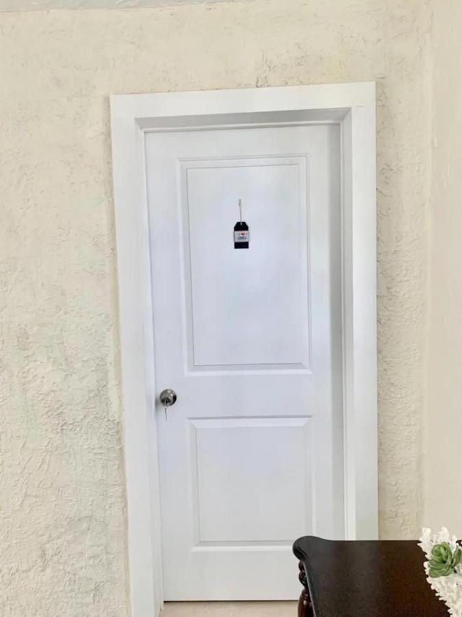 Cozy Private Room, Near The Airport - Free Parking - 02 Homestay *