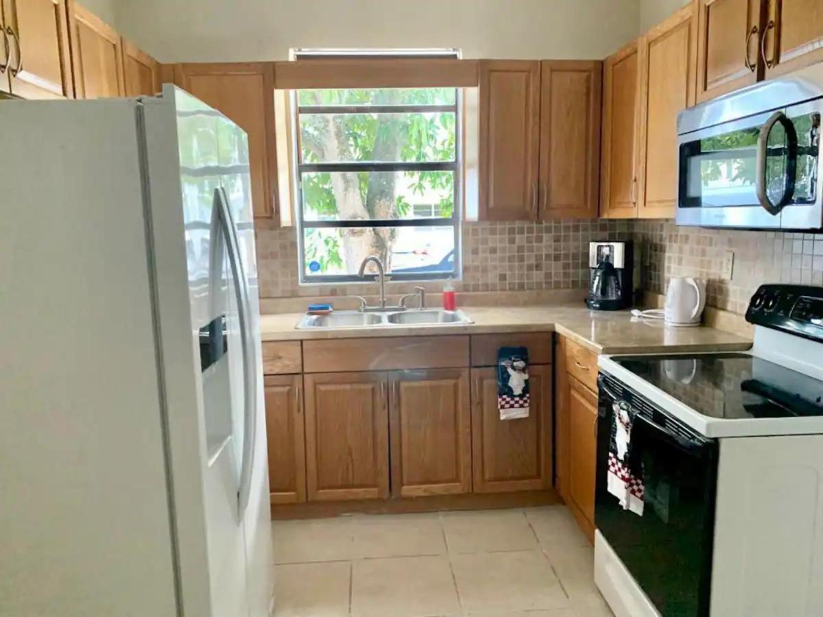 Cozy Private Room, Near The Airport - Free Parking - 02 Homestay Miami